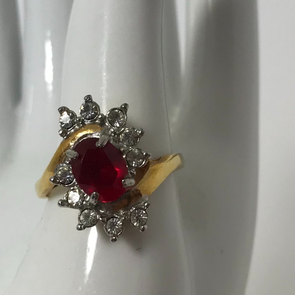 Ring, Faux Diamonds & ruby, gold tone, size 7 excellent condition